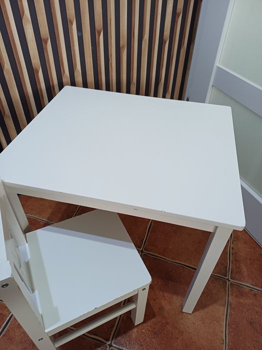 Krzesełko ze stolikiem