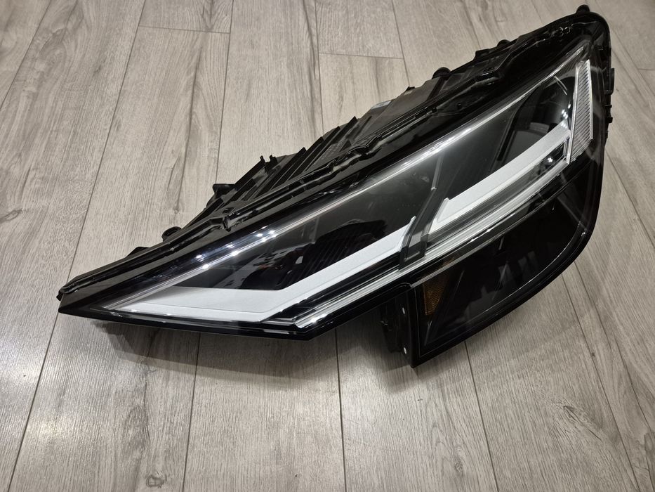 Фара ліва Audi Q8 2019-2023 USA