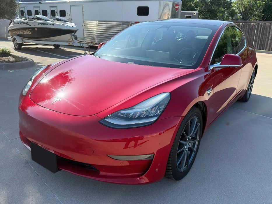 Tesla Model 3      2018