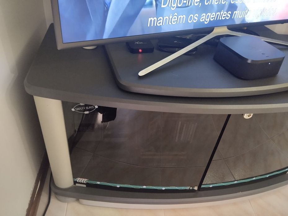 Móvel TV (com duas portas) para desocuparr