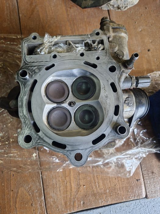 Kompletna glowica do suzuki kingquad 700