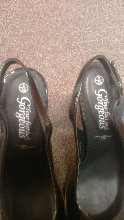 Buty lakierki damskie