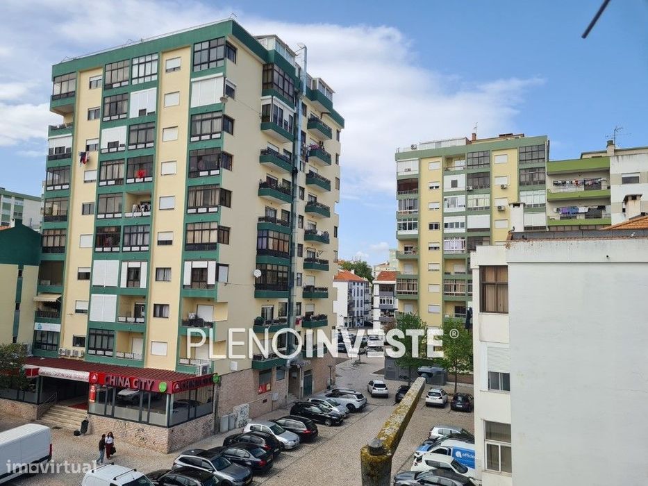 T2 Totalmente Remodelado com Varanda nas Paivas