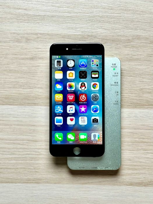 Oryginalny wyświetlacz do iPhone 8 Plus – Czarny – W pełni sprawny
