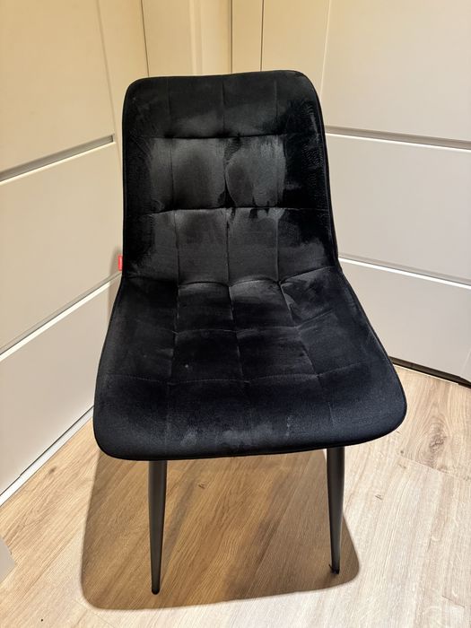 Krzesła welurowe  (2 sztuki)