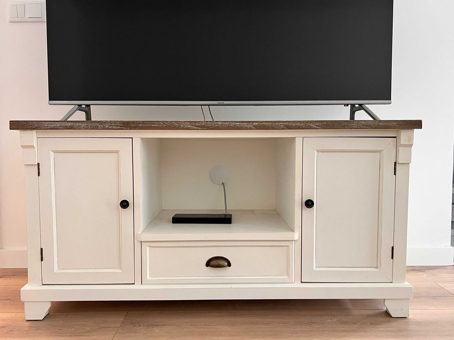 Móvel TV, velatura branca