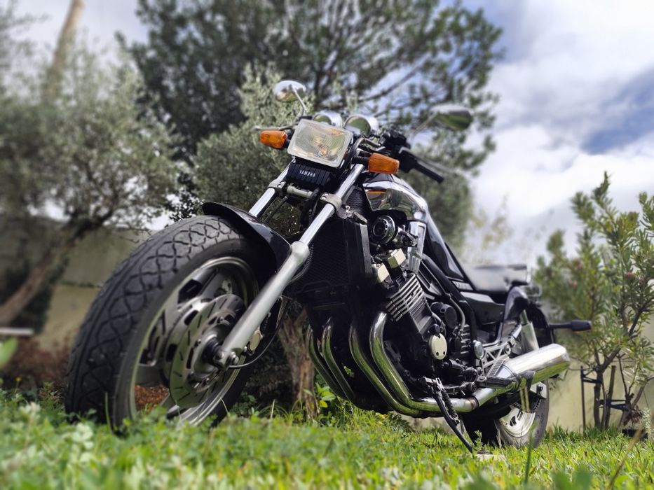 YAMAHA FZX 750 — 1997 | PRETA