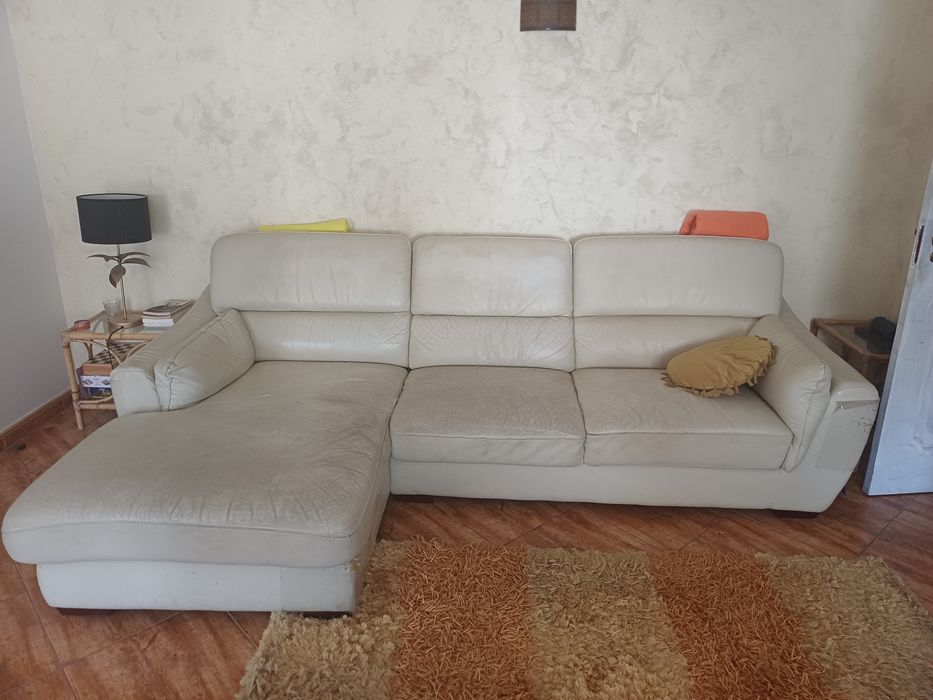Sofa usado em pele