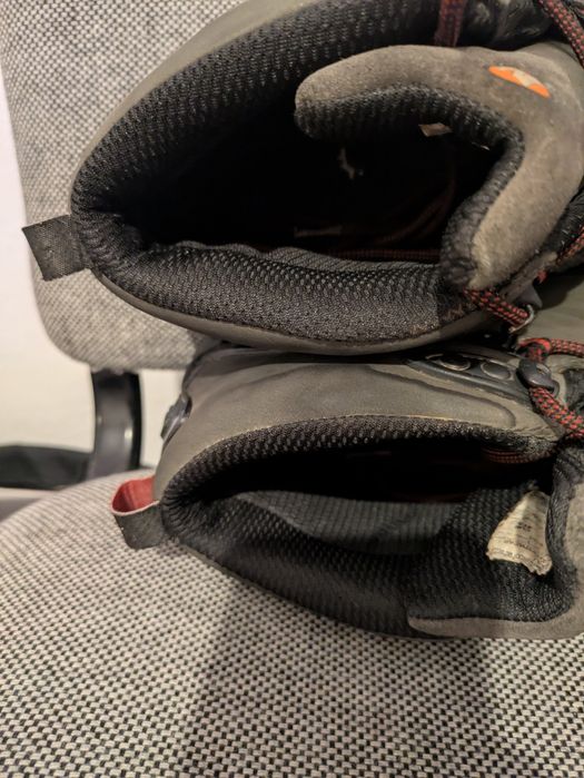 Buty męskie trekkingowe skòrzane MERRELL rozmiar 41,5/27.