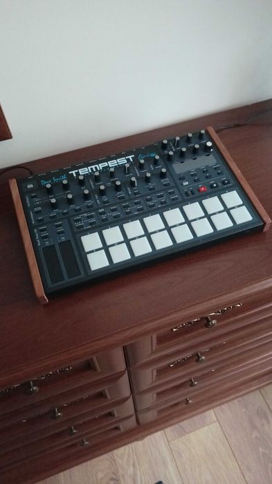 DSI Tempest - Analogowy syntezator automat perkusyjny + decksaver. Made in USA