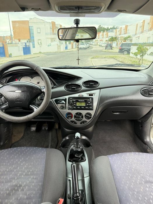 1999 Ford Focus 1.4 16v gasolina Carro Barato!!