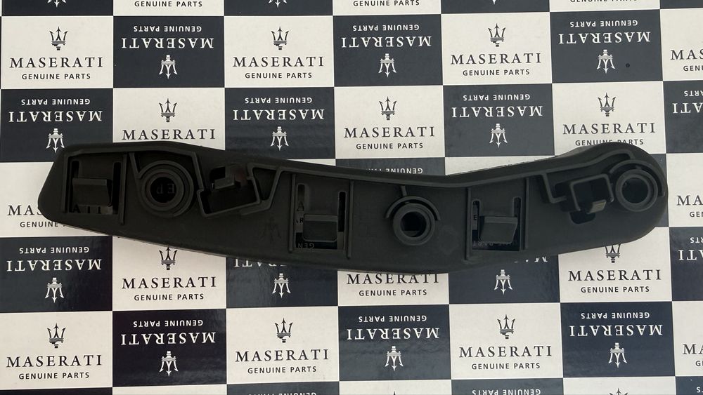 Ślizg Zderzaka Maserati Ghibli Quattroporte Levante,  Listwy zderzaka Ghibli