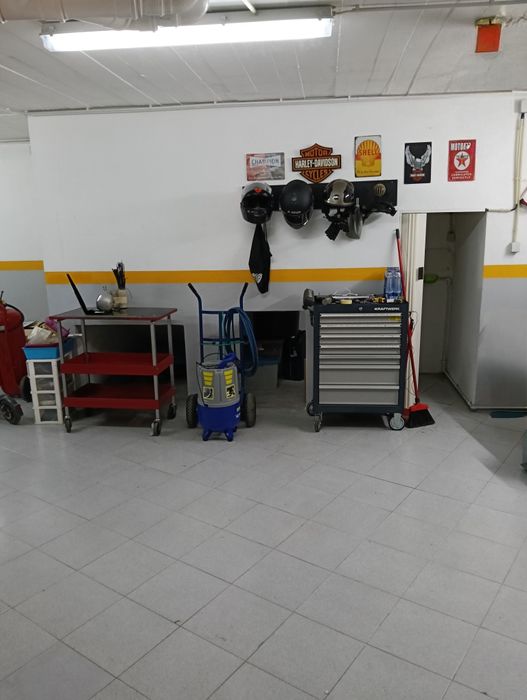 Garagem centro do montijo. Rua Santos Oliveira