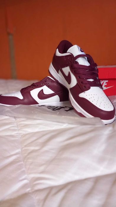 Nike Dunk Low Bordeaux / Bordô - Tamanho 39