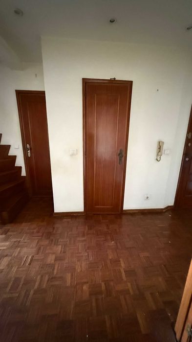 Apartamento T4 Duplex | Excelente oportunidade em Santa Marinha