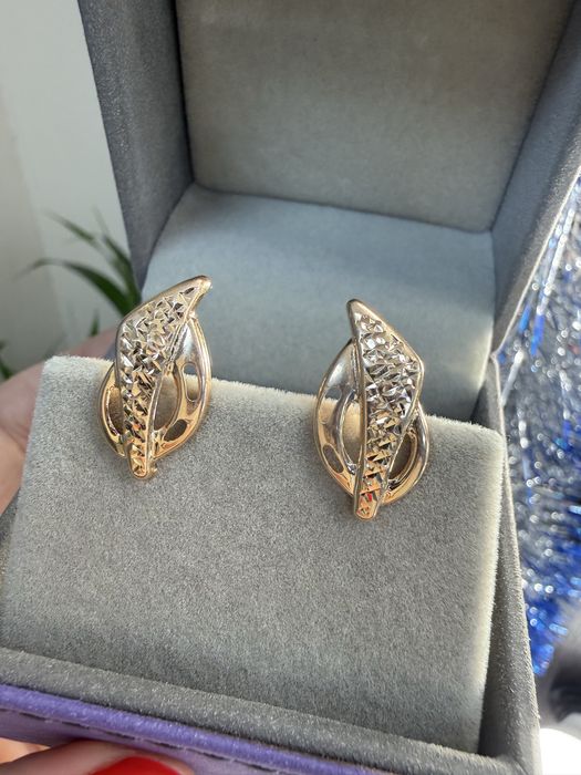 Золотые сережки 585 пробы