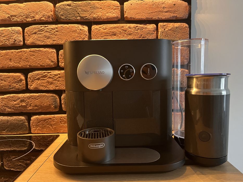 Ekspres na kapsułki Nespresso Expert&milk