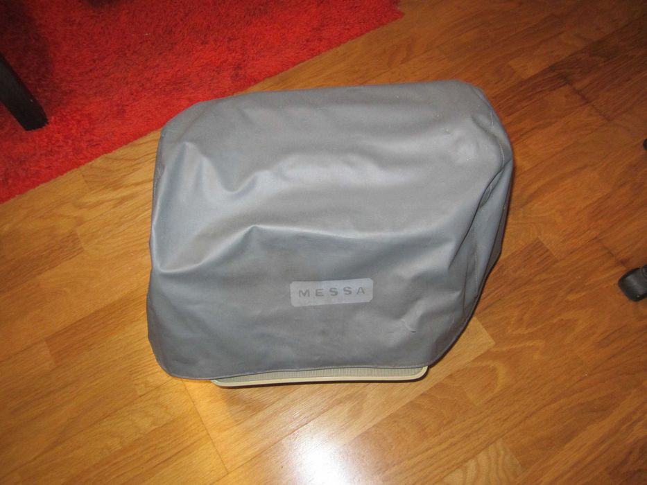 Máquina de escrever Messa M1