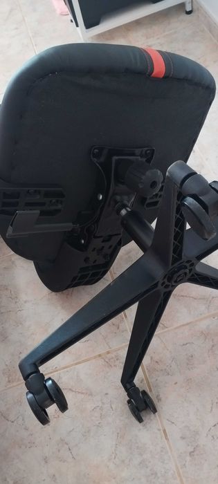 Vende-se cadeira gaming ergonómica da Lovit