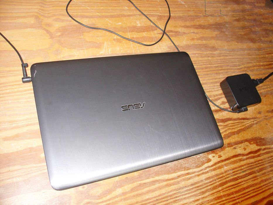 Computador portátil ASUS K501U (impecável)64586065686658124