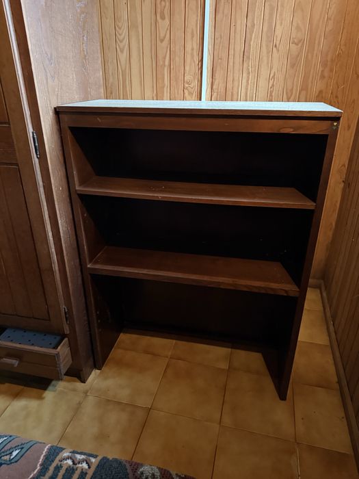 Móveis usados em Pinho e Castanho