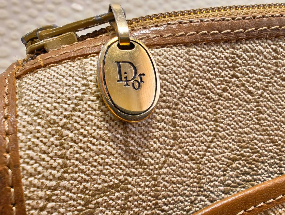 сумка Honeycomb Crossbody от Christian Dior