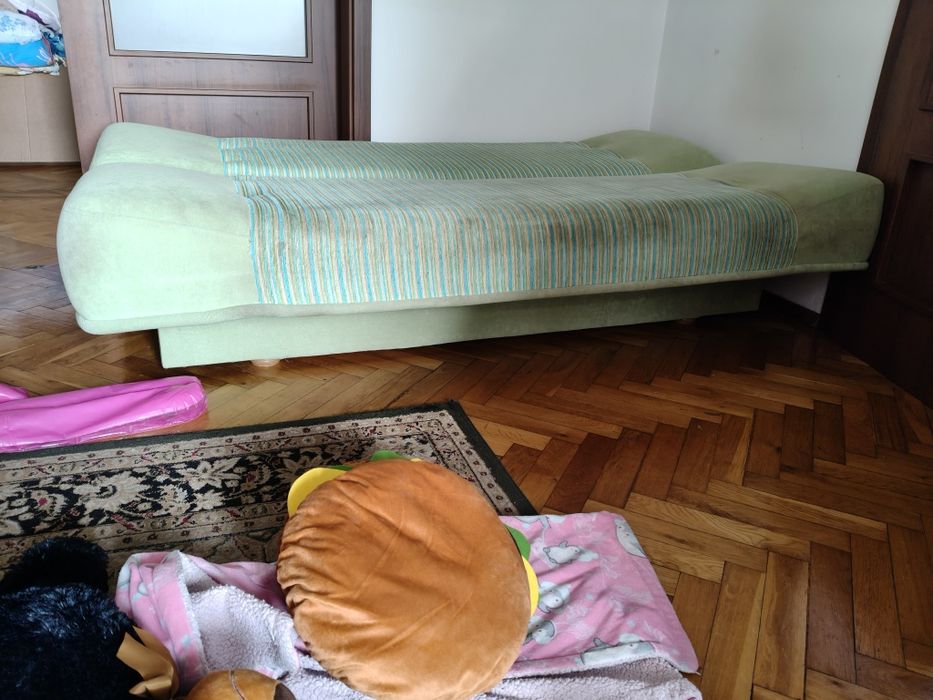 Tapczan.  Zielony