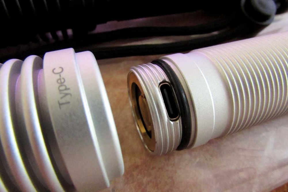 Мощные фонари с Type-C UltraRay T21S/T21M/T21B широкая засветка