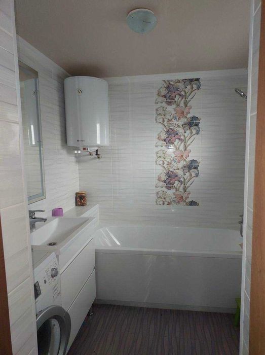 Гарний компактний будинок з якісним ремонтом в селищі Солоницівка