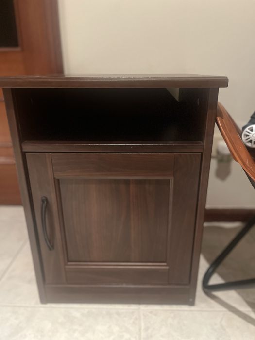 Mesa de cabeceira, 2 unidades, bom estado de conservação
