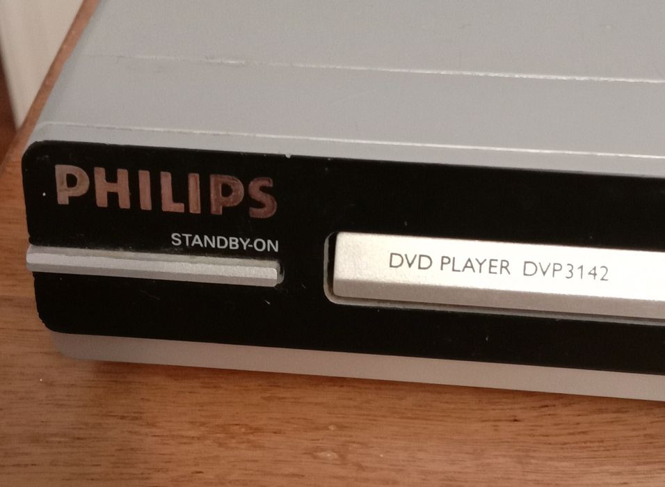 DVD програвач Philips DVP3142.