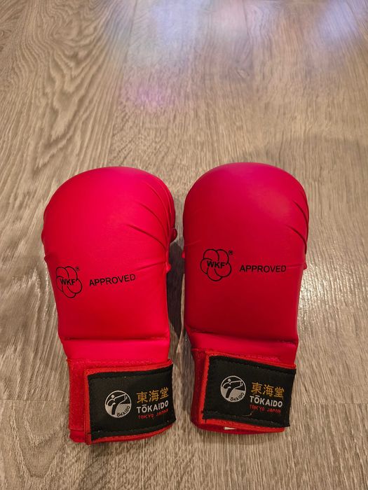 Rękawice napięstniki karate czerwone rozmiar S, Zatwierdzone przez WKF