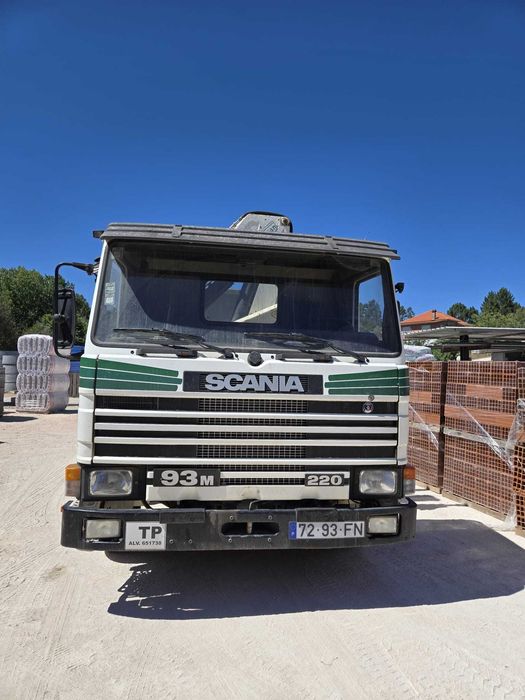 Scania 220 c/ grua
