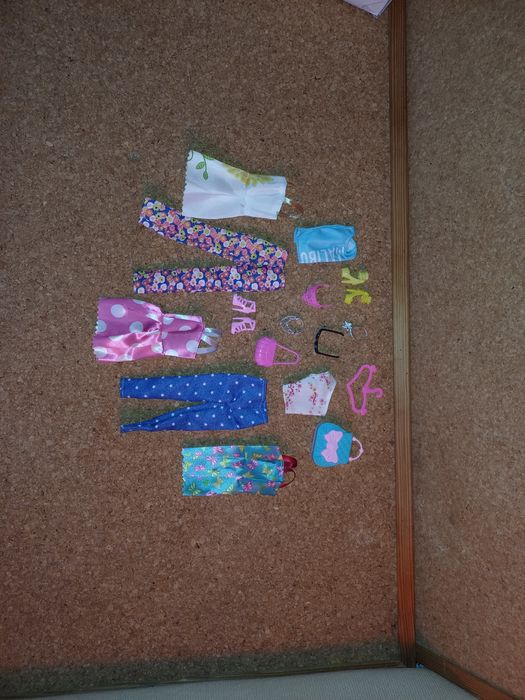 Barbie roupa nova. Vários conjuntos disponíveis