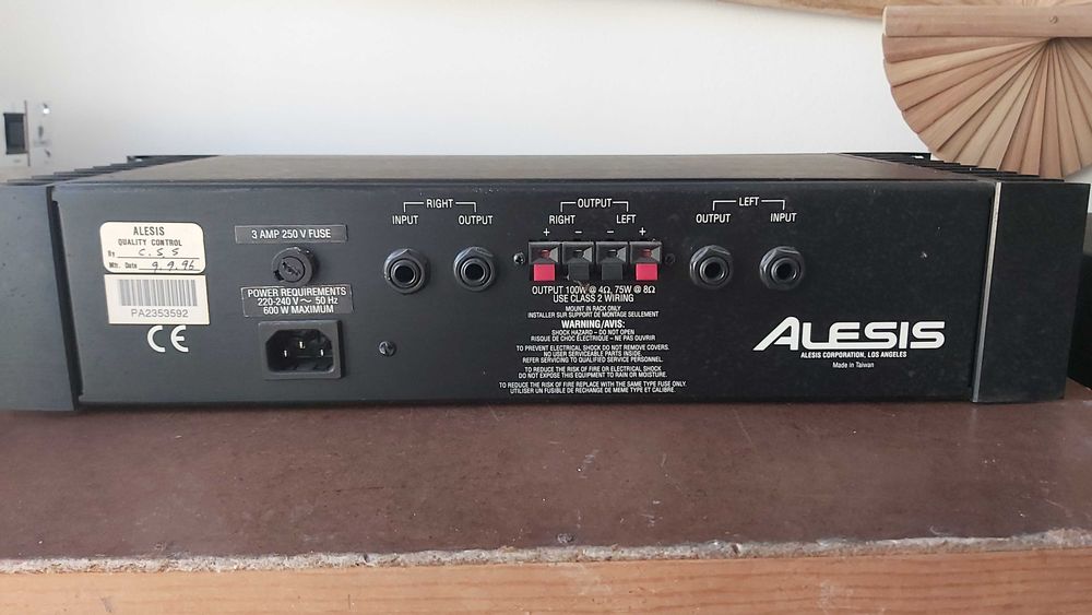 Amplificador Alesis RA-100