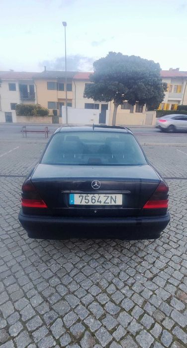 Vendo Mercedes C220 caixa automática