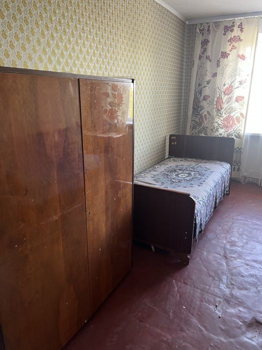 Продам кімнату в гуртожитку Казбет