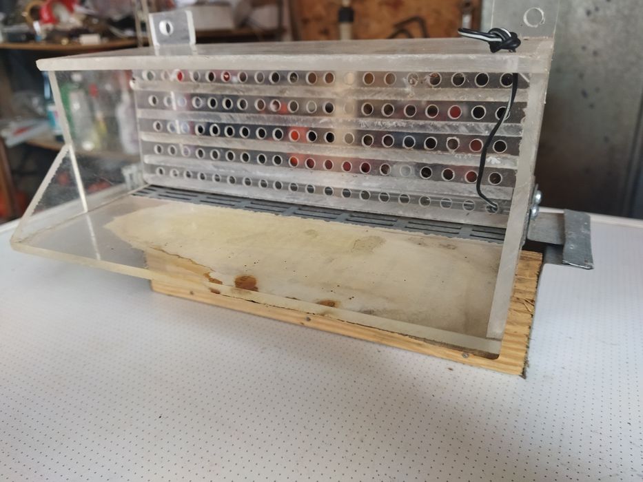 Пчеловодный инвентарь.