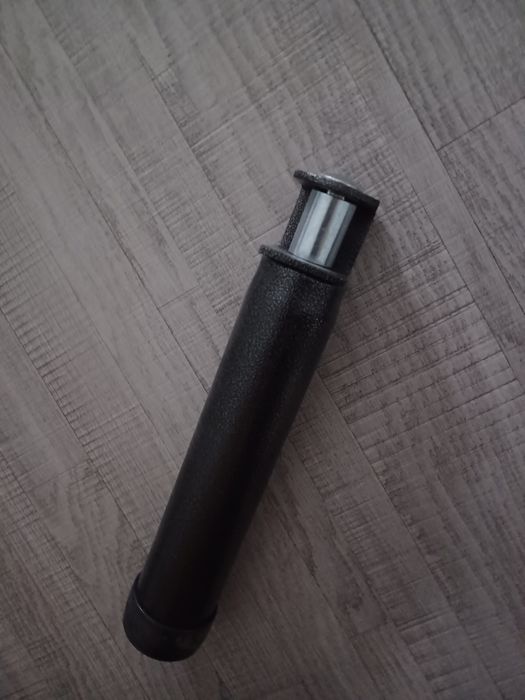 Pés de cama redondos.