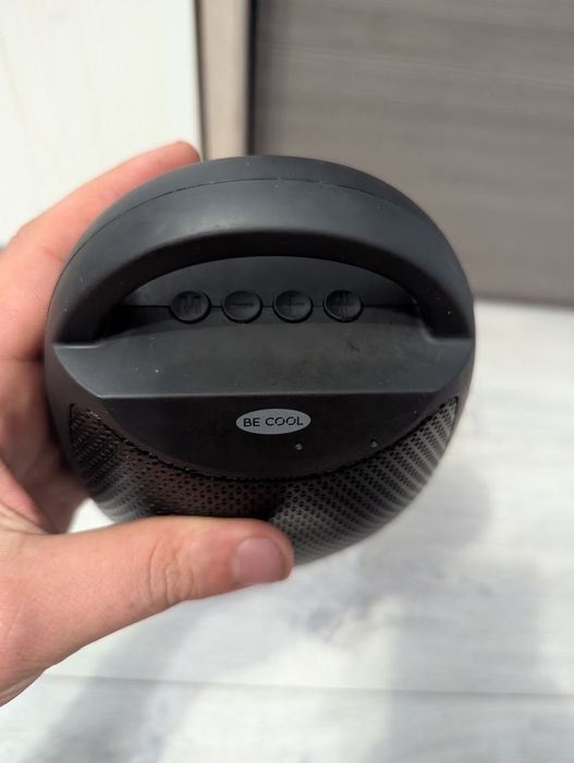 Потративная блютуз колонка