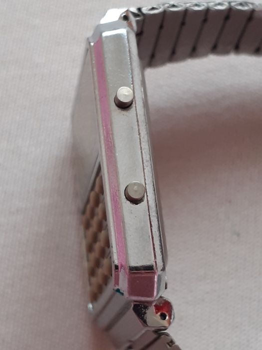 Zegarek Levis z PRL-u z kalkulatorem