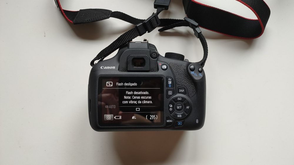 Câmara Canon EOS 1200D