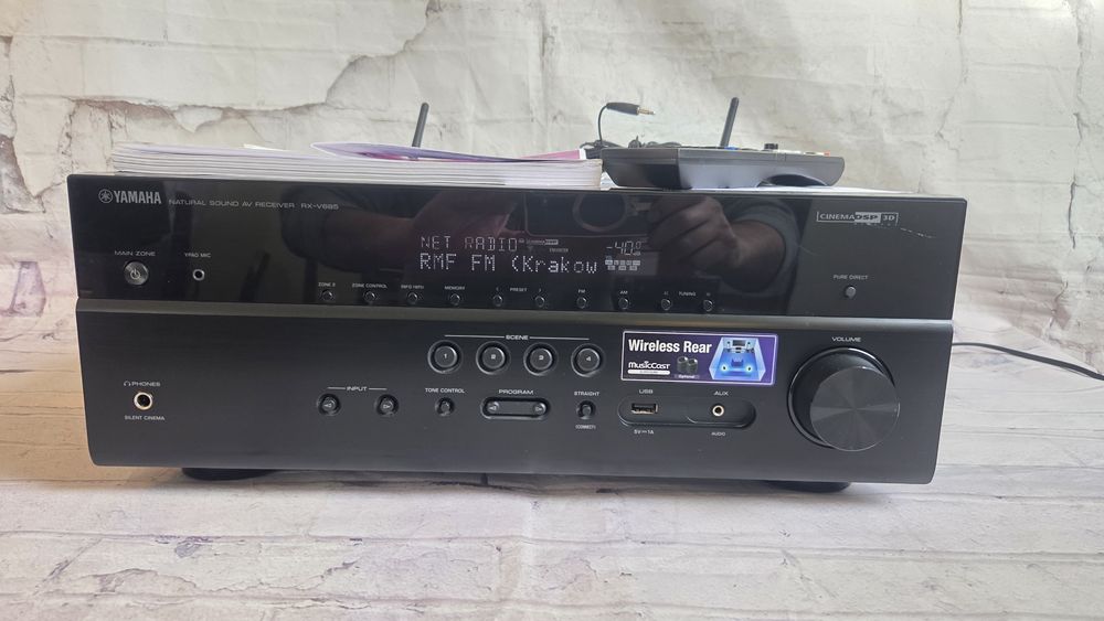 Mocna Yamaha RX-V685 z Wifi Bluetooth ARC MusicCast 4K Atmos