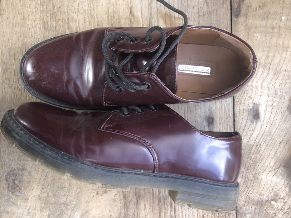 Sapato bordô 38 (pull&bear)