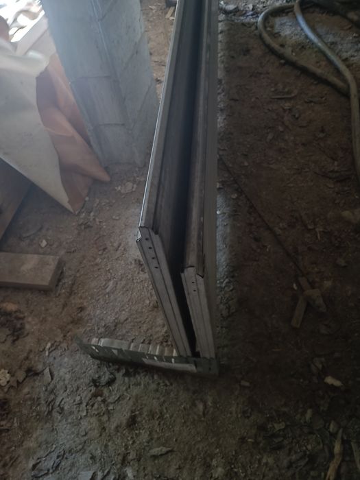 Dwa panele bramy garażowej