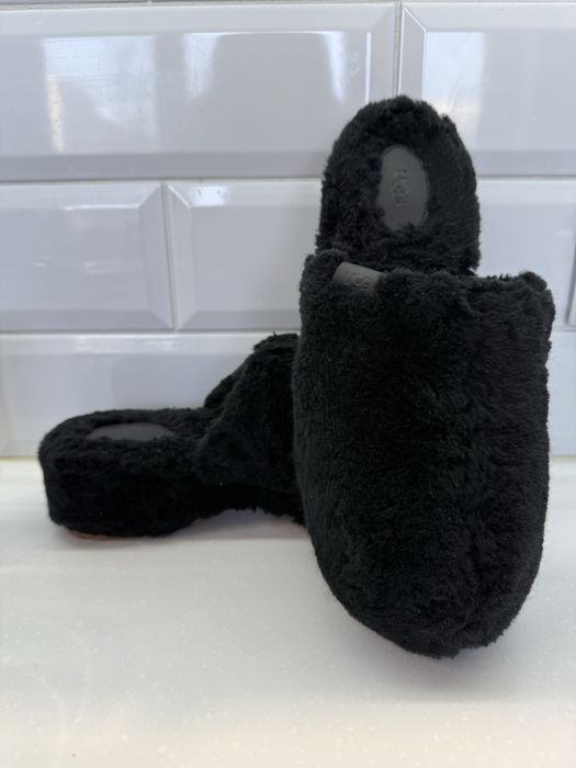 Тапки клоги UGG Hausschuhe W Fuzz Sugar Clog