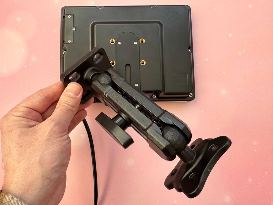 ВОДОНЕПРОНИЦАЕМЫЙ AHD монитор на две камеры