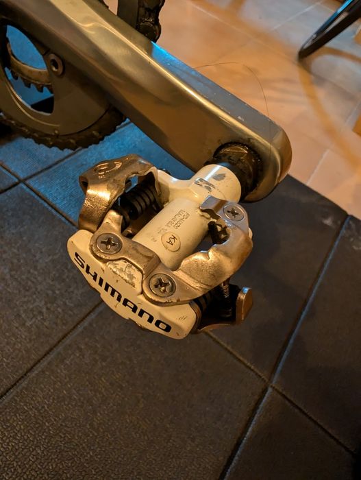 Pedais SHIMANO PD-M520
