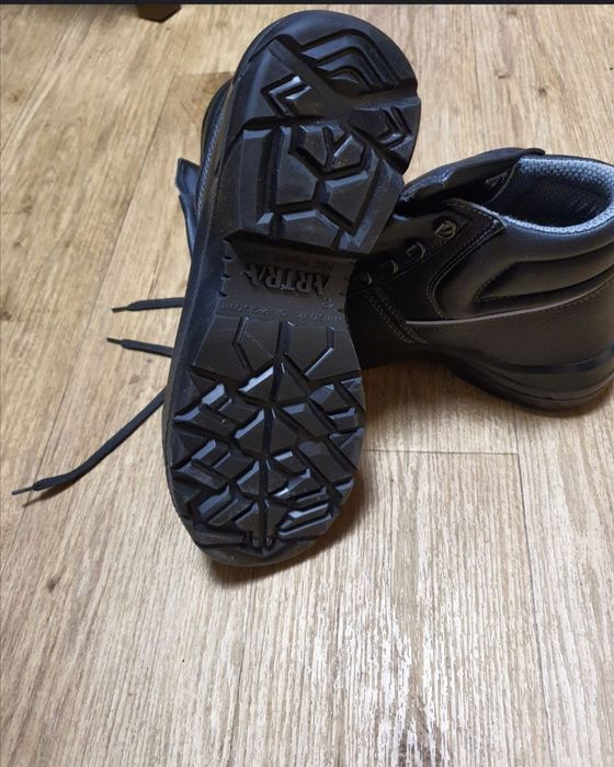 Nowe   buty   43