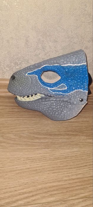 Маска динозавра , дракона